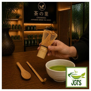 Tea Ceremony Set (Chasen, Chasaku, Tea Spoon) - Holding matcha whisk