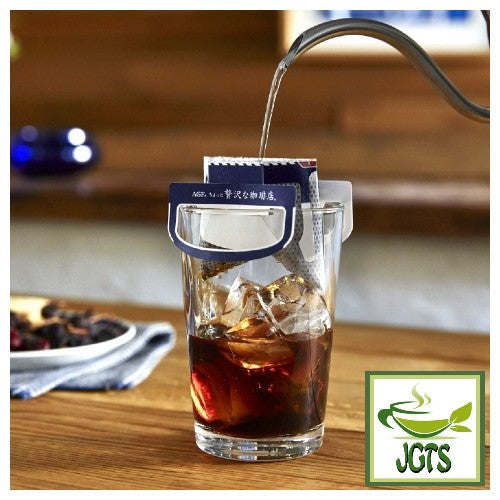 AGF Luxurious Coffee Shop Premium Drip Decaffeinated - Drip filter on cold glass