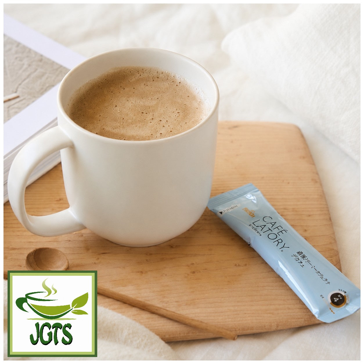 (AGF) - Blendy Cafe Latory Rich Creamy Caffe Latte Decaf - served hot in mug