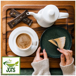 (AGF) Blendy Cafe Latory Rich Bitter Cafe Latte 18 Sticks - served hot with pie