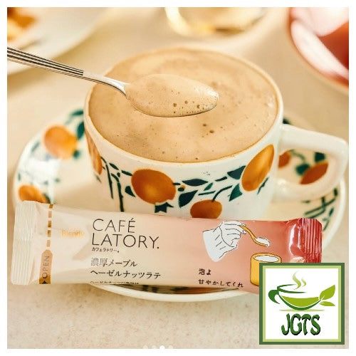 (AGF) Blendy Cafe Latory Rich Maple Hazelnut Latte - Brewed in cup with one stick