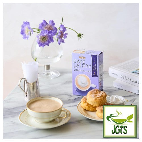 (AGF) Blendy Cafe Latory Rich Milk Tea - served with breakfast