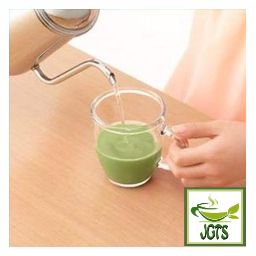 (AGF) Blendy Matcha Au Lait 18 Sticks - Brewed hot in mug
