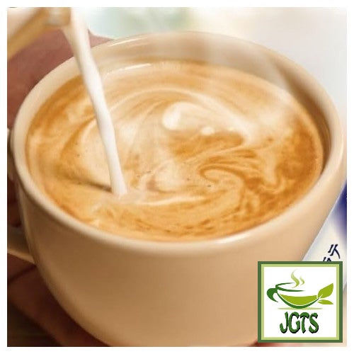 (AGF) Luxurious Coffee Shop Cafe Latte Mellow Flavor - Poured in cup