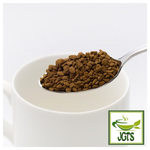 Doutor Fragrant Delicious Cup Aromatic Instant Coffee - Fresh brewed in cup - Instant coffee on spoon