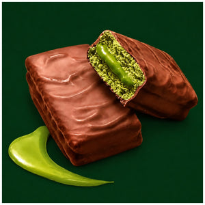Glico Bitte Matcha Chocolate - Inside view matcha cream filled
