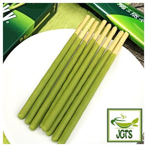 Glico Pocky Deep Matcha - Pocky matcha sticks on plate