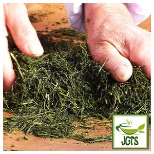 Kippoya Miyabi Organic Matcha - Lea leaves rolled by hand