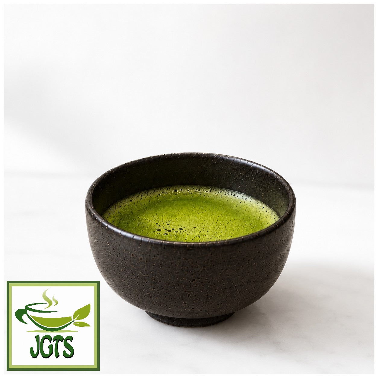 Kyoto - Chanokura - Organic Matcha - Bowl of matcha in a black matcha bowl