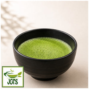 (Nanaya) Uji Matcha 30g - Bowl of matcha whisked in a black matcha bowl