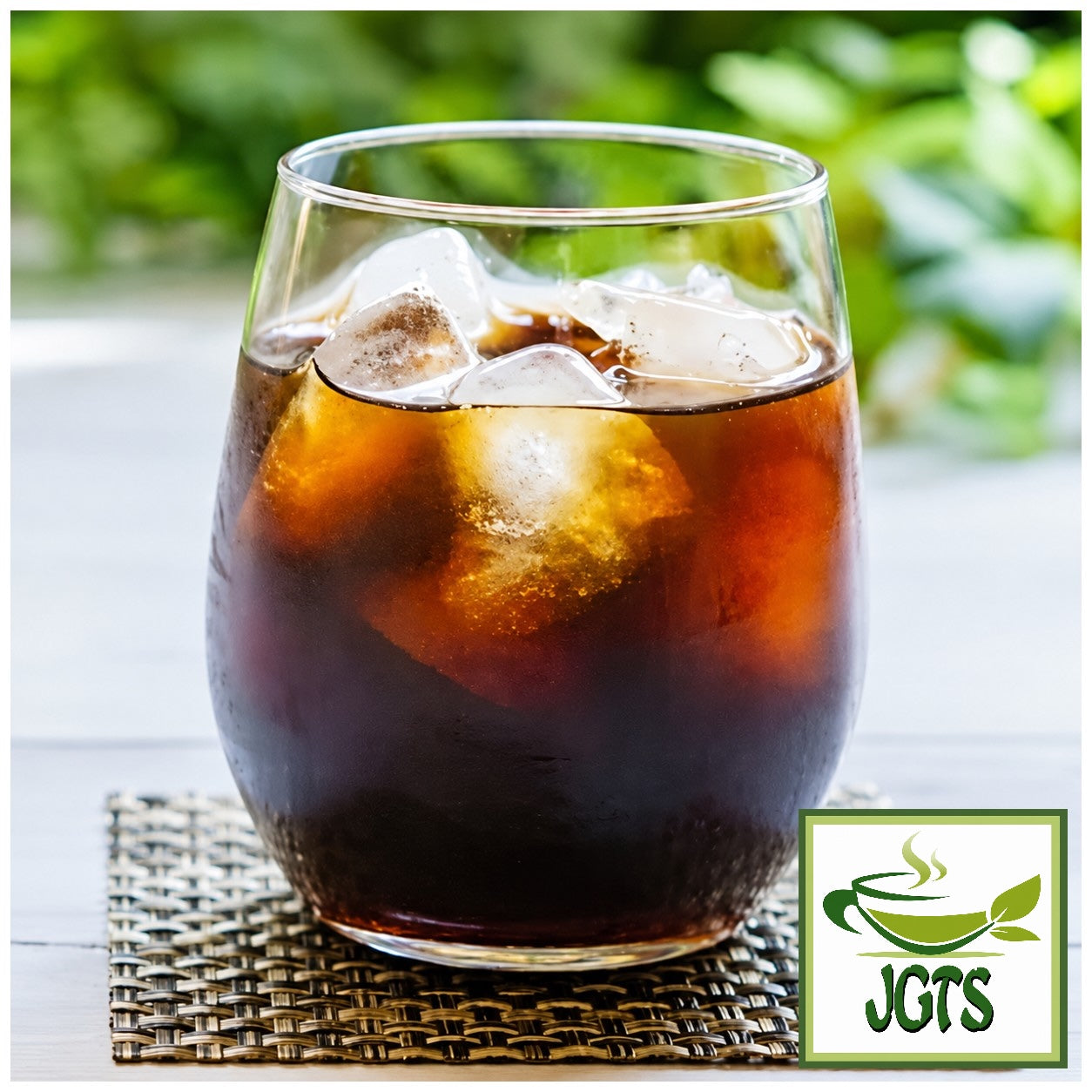 (UCC) - Artisan's Coffee Cold Brewed Iced Coffee Bags - Glass of Iced coffee